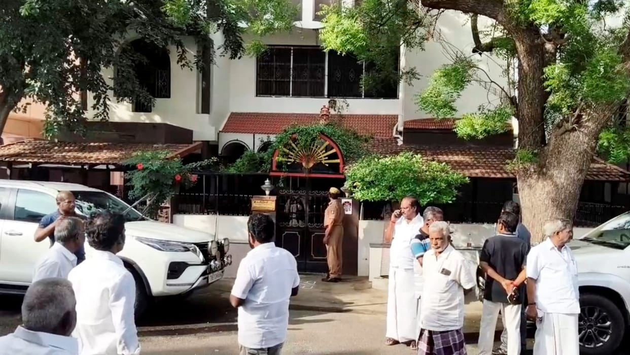 ED searches the premises of Tamil Nadu Minister Periyasamy and MLA Senthil, raids in this case