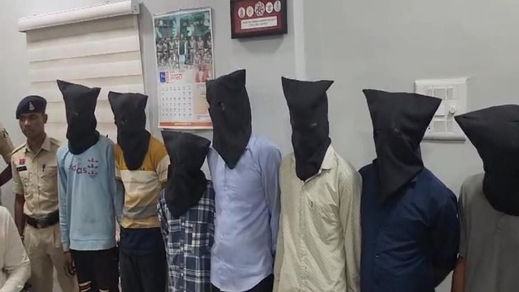 सनकी आशिक की खौफनाक करतूत: प्रेमिका के पति को मारने के लिए तोहफे में भेजा बम, होम थिएटर को बनाया हथियार