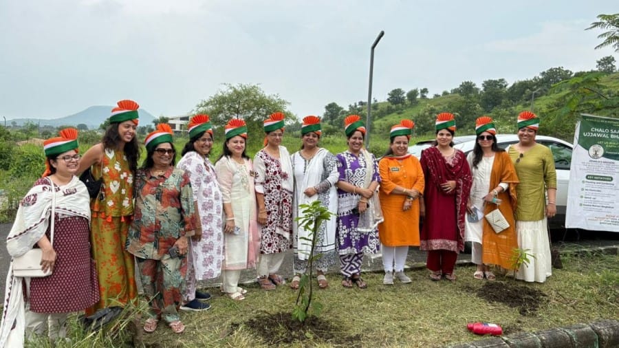 indore news mega plantation drive on independence day by humans of ev and rotary meghdoot