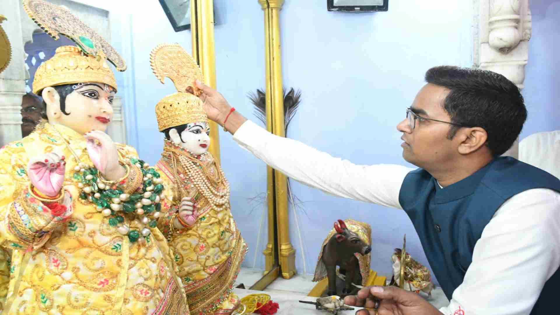 Janmashtami 2025: Radha Krishna's Shringar worth Rs 100 crore in Gwalior Gopal Mandir