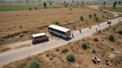 Shivpuri News: Fierce collision between mini bus and small truck, 4 members of music group killed, 11 injured