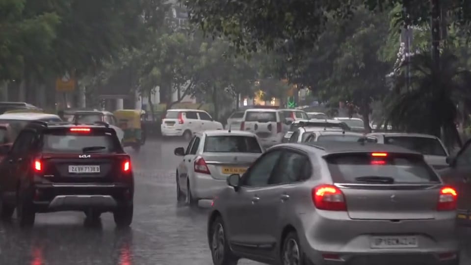 Heavy rains caused traffic jams in many areas of Delhi on Saturday