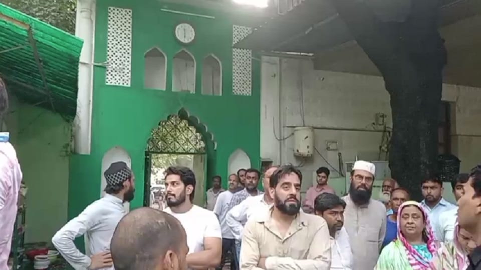 death toll in incident of wall-roof collapse of Dargah in Nizamuddin rose to seven ASI inspected