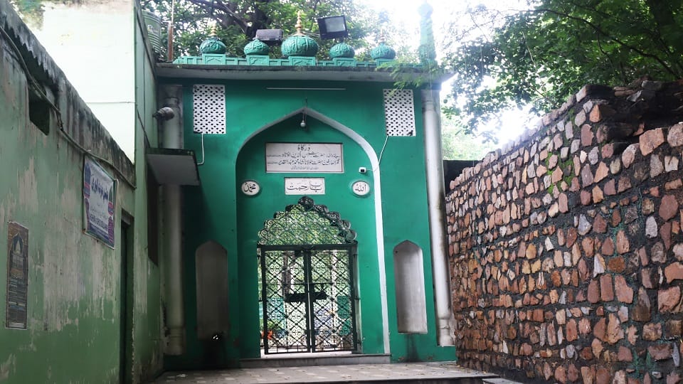 death toll in incident of wall-roof collapse of Dargah in Nizamuddin rose to seven ASI inspected