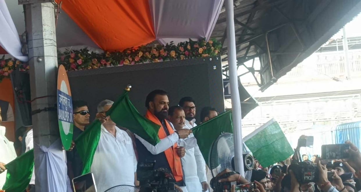 Vande Bharat Express left from Jamalpur station, Samrat Chaudhary and Lalan Singh flagged off