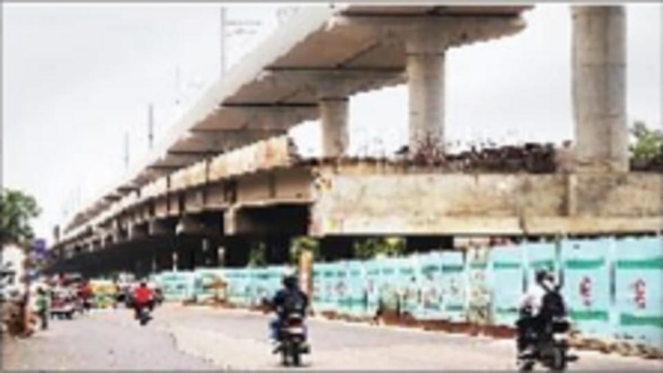Delhi: Double decker flyover work on Wazirabad road stuck