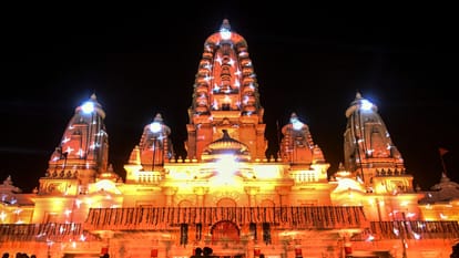 Janmashtami: मथुरा से द्वारका तक...देशभर में कान्हा के जन्मोत्सव की धूम, तस्वीरों में देखें कृष्ण जन्माष्टमी Shri Krishna Janmashtami Celebration of Kanha's birth across the country News In Hindi