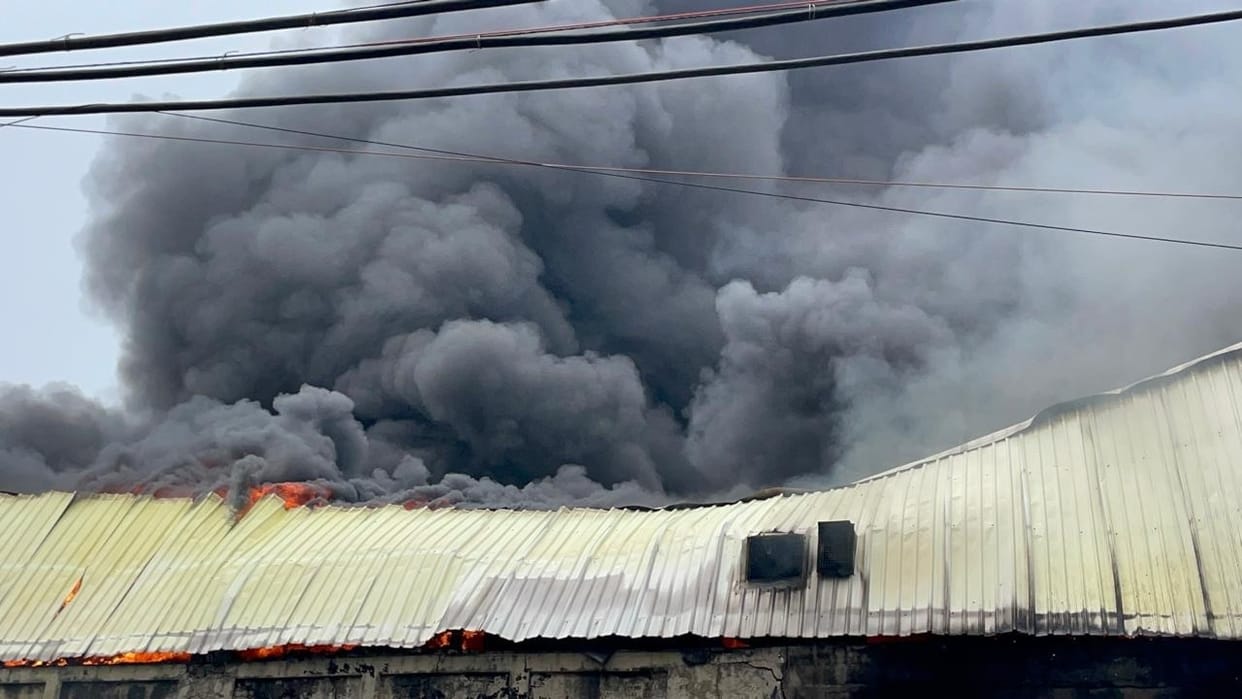 A huge fire broke out in a footwear factory located in MIE in Bahadurgarh
