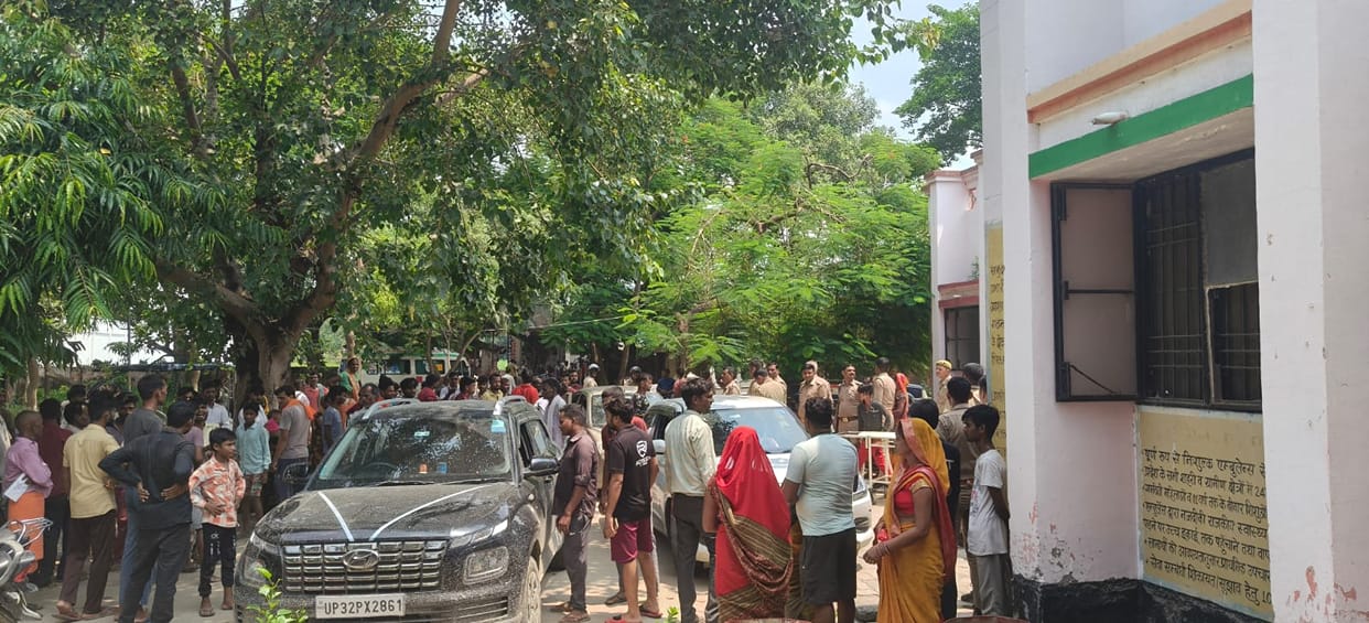Sitapur: Three people who entered a septic tank to save a child died a painful death, the child survived