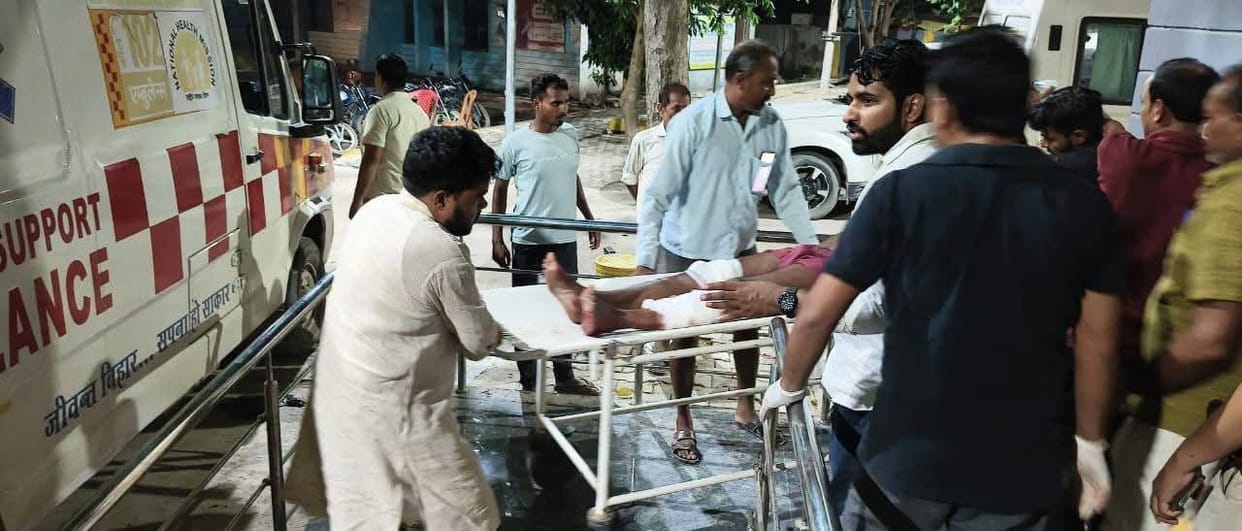 Bihar News: Bike riding attackers shot eight bullets at a middle aged man, his condition is critical