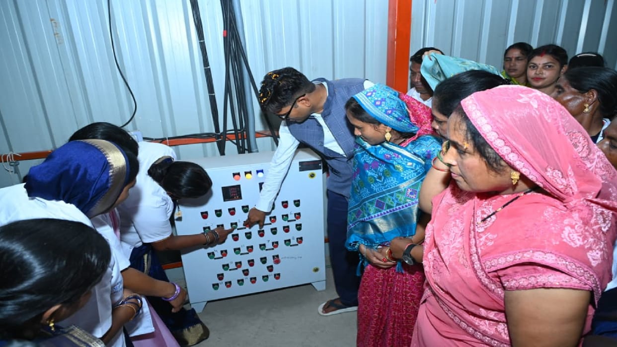 Women self-help groups started 'Ready-to-Eat' production in Raigarh, Finance Minister Choudhary inaugurated it