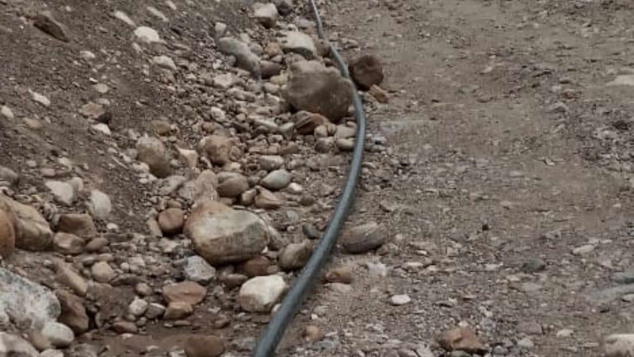 कुछ घरों में कनेक्शन तक नहीं है।
