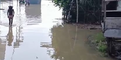 Kanpur Ganga crosses danger mark water in 20 localities 30 boats deployed electricity of 600 houses cut off