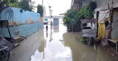 Kanpur Ganga crosses danger mark water in 20 localities 30 boats deployed electricity of 600 houses cut off