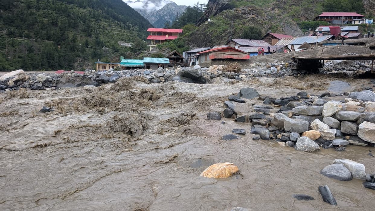 Uttarkashi: Water level of Kheerganga increased again due to rain, search operation stopped