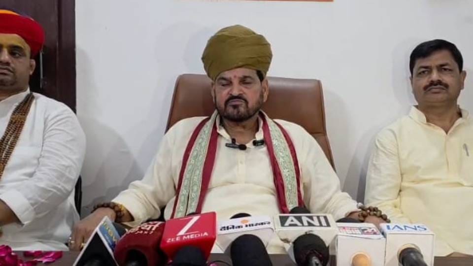 Brij Bhushan Sharan Singh said Pooja Pal soul uttered voice in House SP took action for party discipline