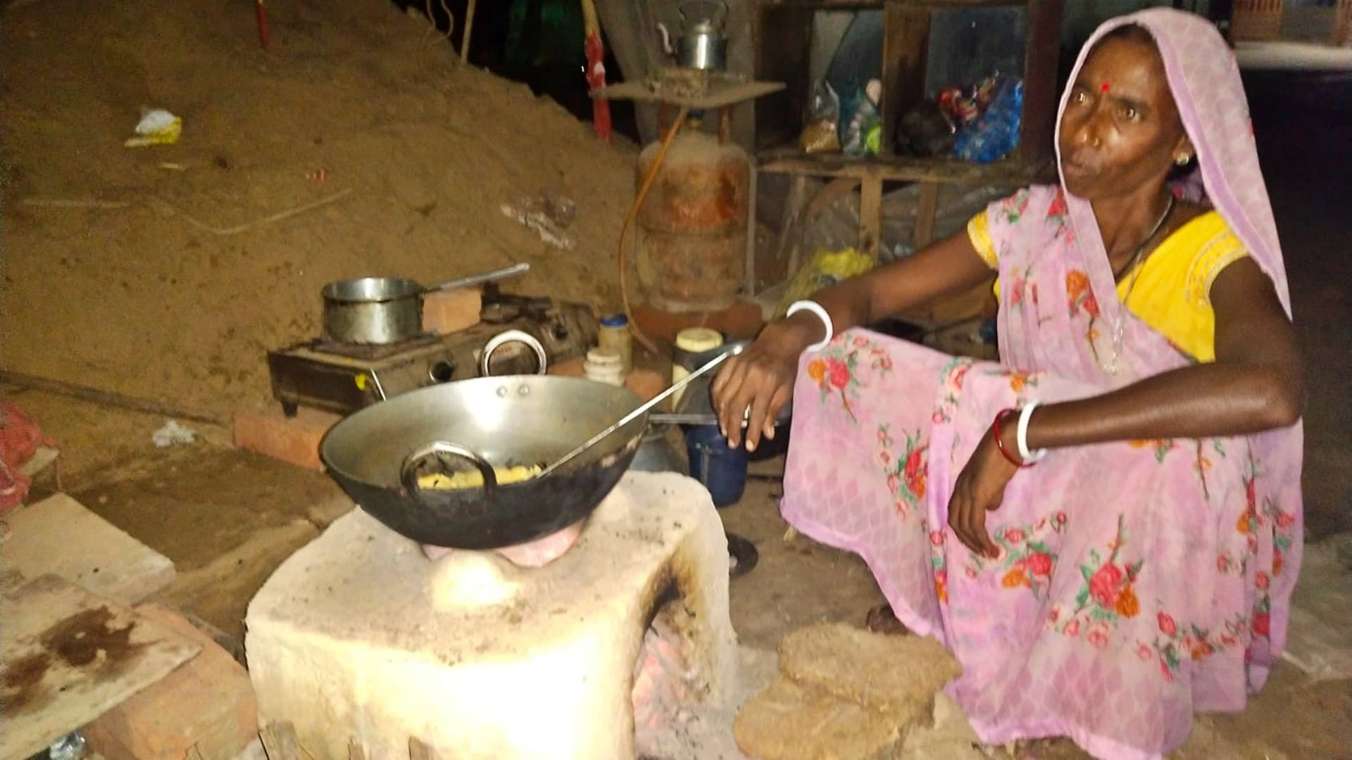 Samastipur News: floods of Ganges; villages submerged, people forced to live in tents on dams and roadsides
