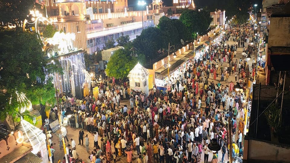 joy of Kanhaiya birth prevailed in Braj on Shri Krishna Janmashtami