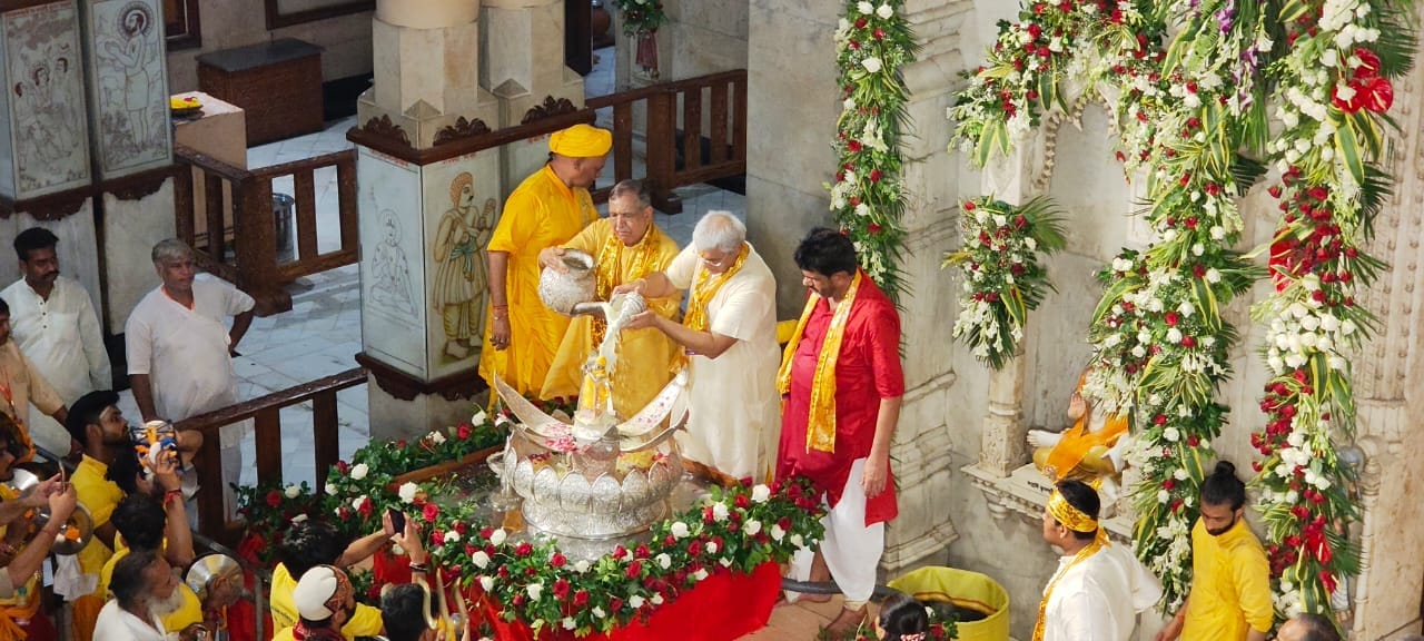 joy of Kanhaiya birth prevailed in Braj on Shri Krishna Janmashtami