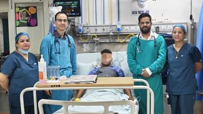 टांडा मेडिकल कॉलेज में मरीज की हार्ट बाईपास सर्जरी।