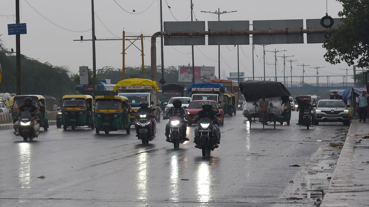 Heavy rain after storm in many areas of Delhi NCR