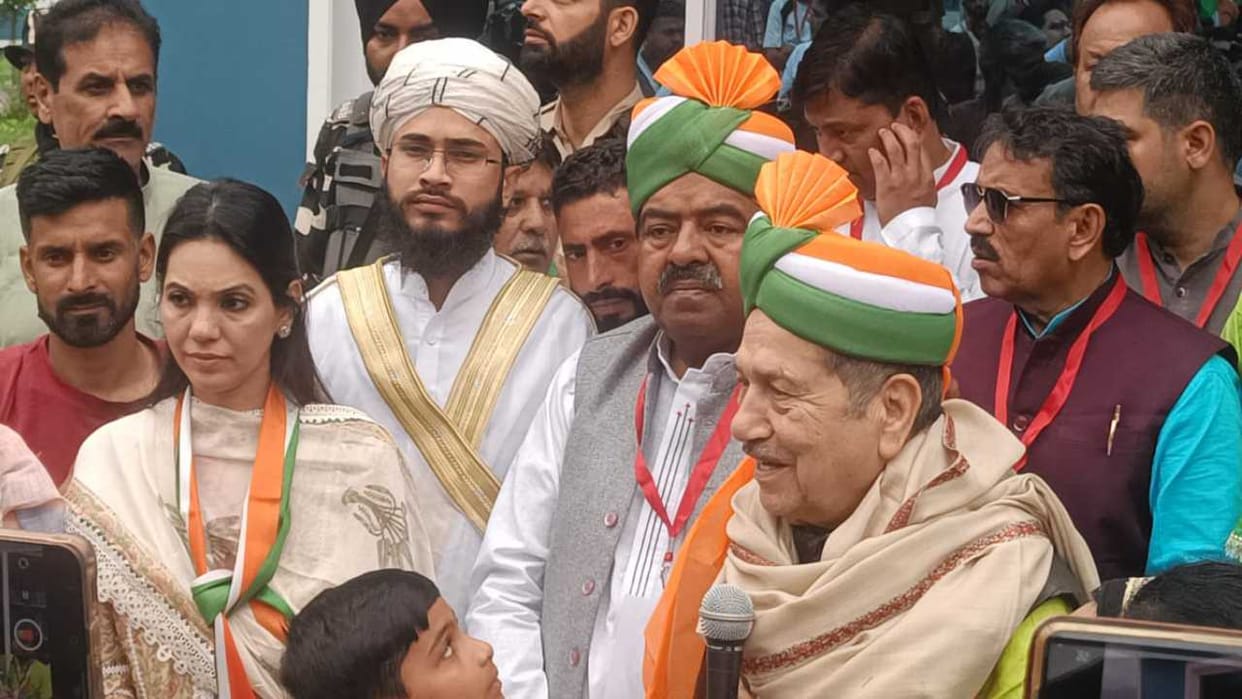 Bharat Mata Ki Jai resonated in Kashmir Valley and Tiranga Yatra took place in Pahalgam