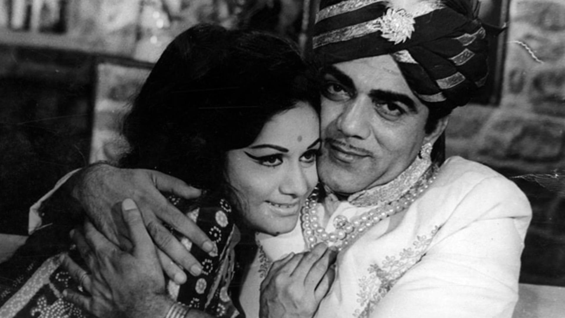 Aruna Irani celebrating her 79th happy birthday movies tv details know more about personal life
