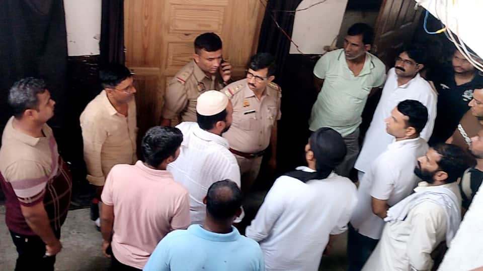 Teenager killed a Maulvi son by locking him in bed In Baghpat See Photos