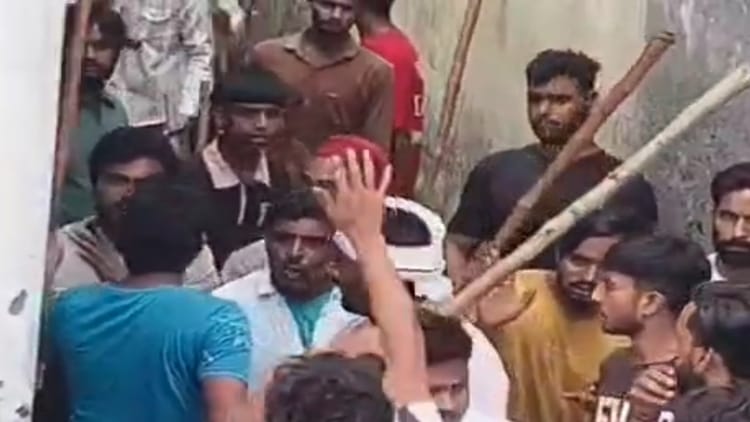 Roorkee: कलियर के बेड़पुर में बवाल...बच्चों के विवाद में दो पक्षों में चले लाठी-डंडे, 15 गिरफ्तार, वीडियो