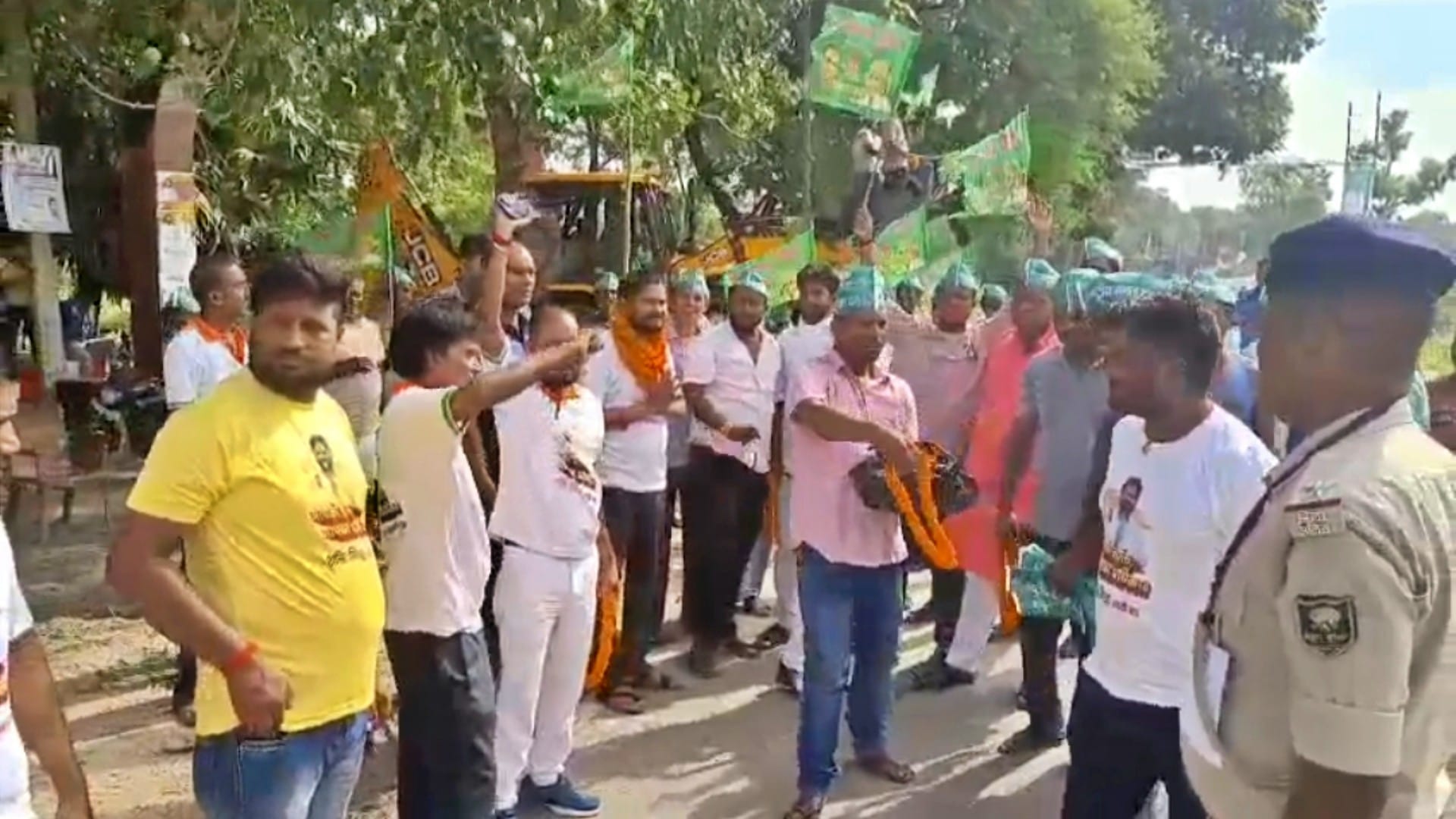 Bihar News: Ruckus during Voter Rights Yatra in Aurangabad, RJD MP-MLA bodyguards clashed with each other