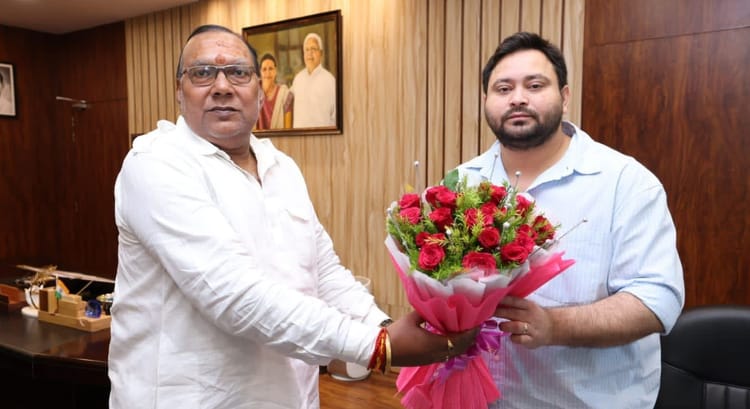 Bihar Election 2025 : जदयू के टिकट पर हारे नरेंद्र सिंह अब राजद के साथ; दावा- मटिहानी से टिकट मिल रहा