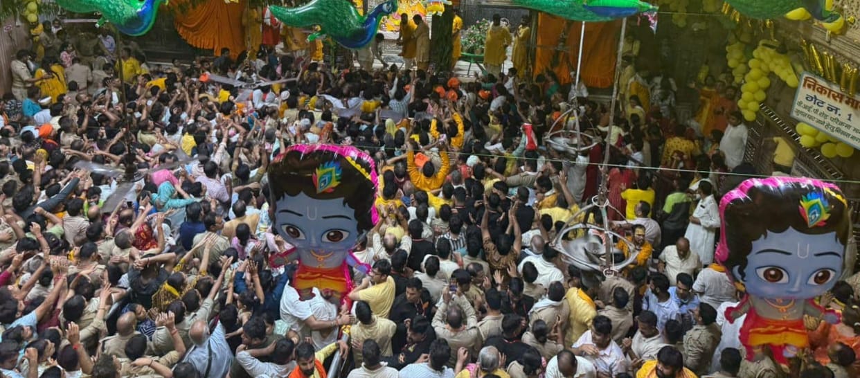 VIP culture prevailed in Bankebihari temple devotees were stopped during Mangala Aarti