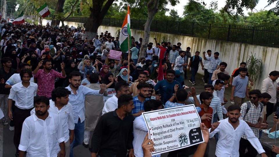 Agitation intensifies over fee hike in AMU