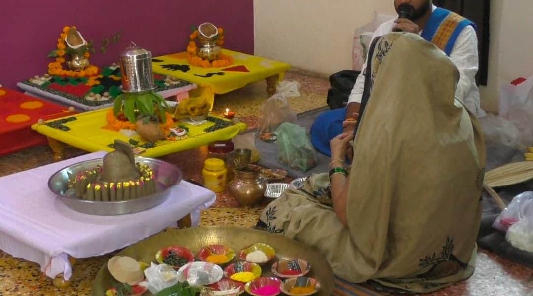 Katni's daughter Archana disappeared from a moving train - missing even after 12 days, family took refuge in G