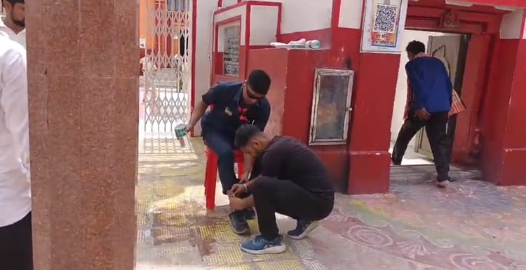 Vote Adhikar Yatra: राहुल गांधी के काफिले के वाहन की चपेट में आकर घायल हुआ एसपीजी जवान, पैर टूटा