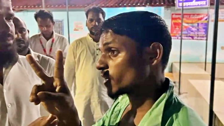 Bihar: 'सरकार पैसा नहीं देती, बिना शराब पिए पोस्टमार्टम न होता... 2 हजार मिलेगा तभी होगा', बयान पर मचा बवाल
