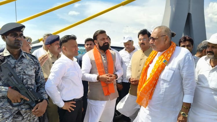 Bihar News: पीएम मोदी करेंगे सिमरिया सिक्सलेन गंगा पुल का उद्घाटन, तैयारियों का डिप्टी सीएम ने लिया जायजा