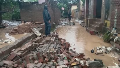 Kathua Cloudburst Flood havoc in Kharot village bikes and scooters also washed away five thousand chickens die