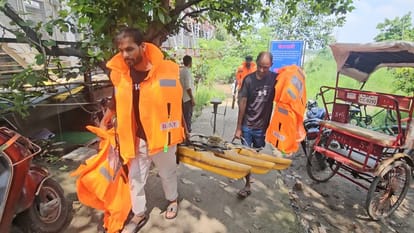 Yamuna crosses danger mark All gates of Hathinikund Barrage opened