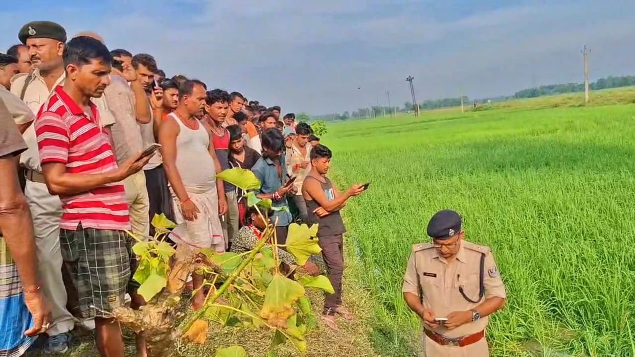 Madhepura: Farmer murdered by slitting his throat, body found on canal bank; wife-son-in-law accused of murder