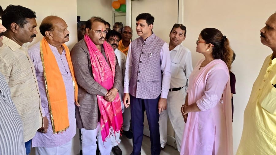 indore news bjp city president controversial remark on mayor viral video