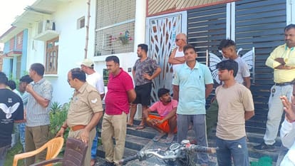 murder of former Pradhan brother after calling him thief in Balrampur Police is investigating