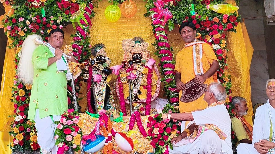 Nandotsav was celebrated on occasion of Shri Krishna Janmashtami in nandgaon in Mathura