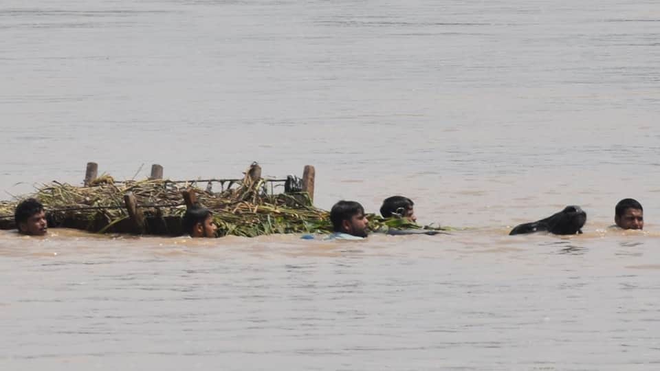 Moradabad Flood: The water level of Ramganga and Gagan rivers started decreasing, people got some relief