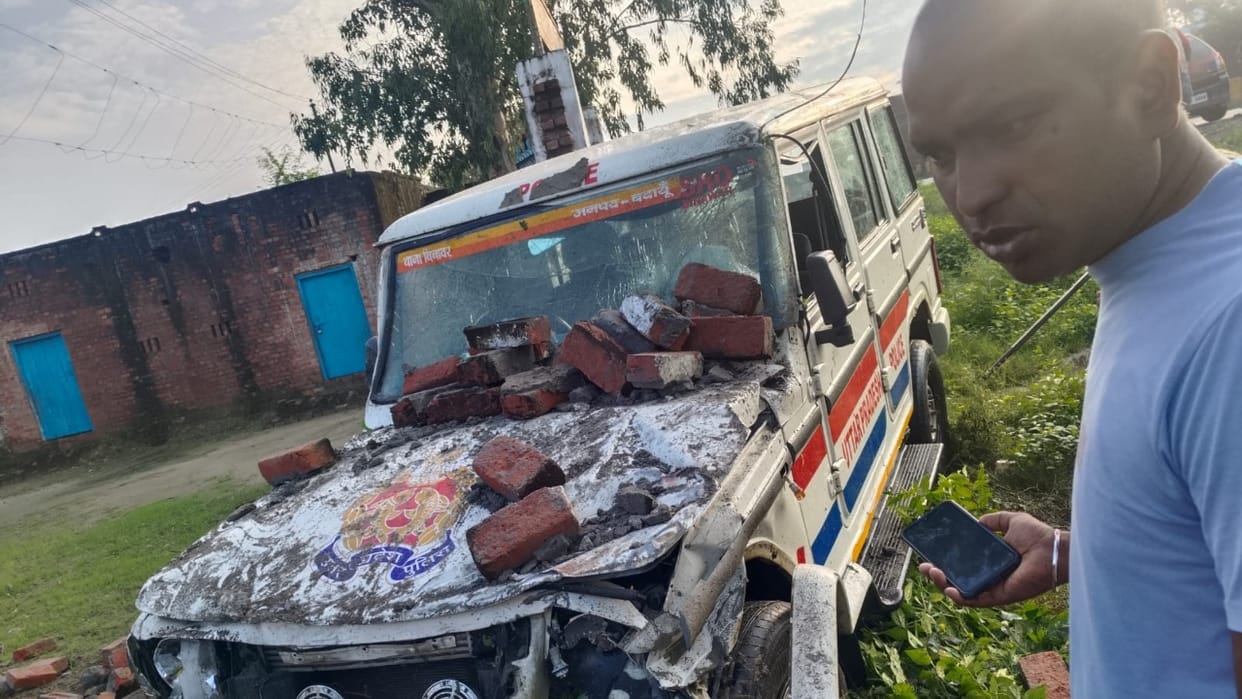 Police vehicle overturned after tyre burst on highway one constable injured in Budaun