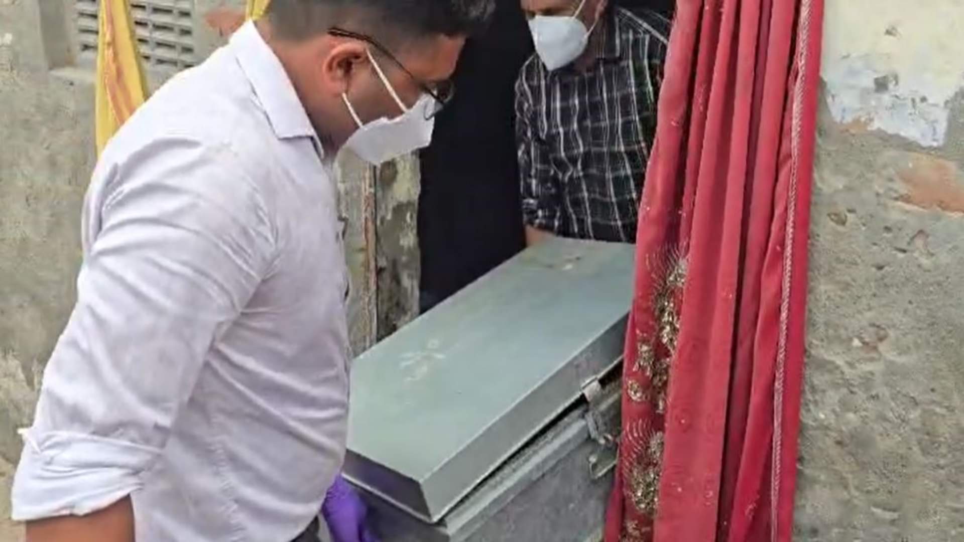 रिश्ते के दादा ने मासूम की हत्या कर शव बक्से में छुपाया