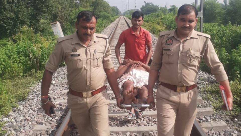 Accident Saket Express devotee Uttarakhand fell from train under suspicious circumstances admitted hospital