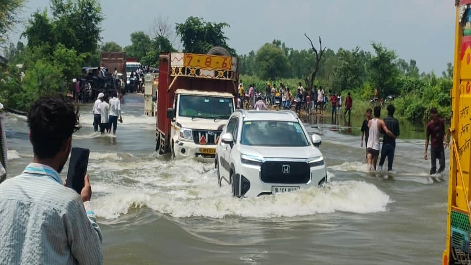 Flood in UP instructions to evacuate six villages in Mathura due to rising water level of Yamuna