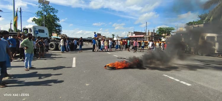 Bihar: पूर्णिया में सेना की गाड़ी और बाइक की टक्कर, फर्नीचर व्यवसायी की मौत; लोगों ने एनएच-131ए को किया जाम