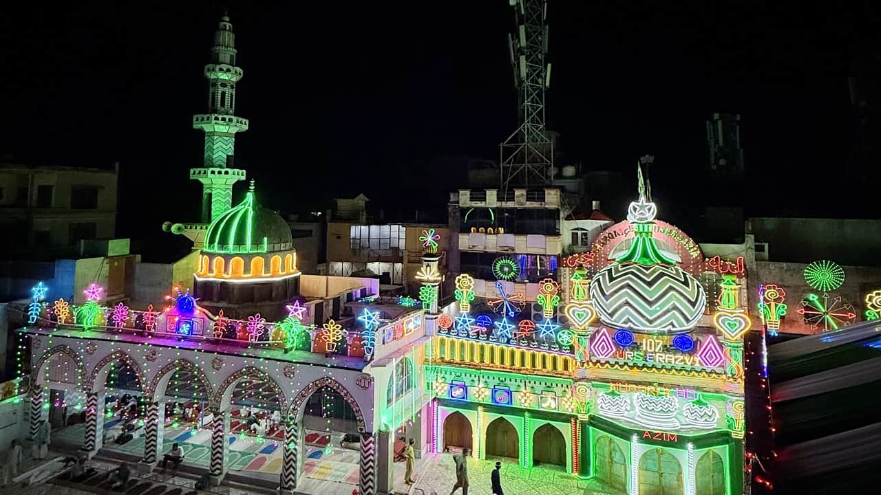 Urs-e-Razvi Work for the progress of the country spread love message gave from Dargah Ala Hazrat